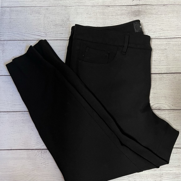 Torrid Ponte skinny pants - Picture 3 of 6